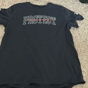 Like New YL Under Armour Black Shirt